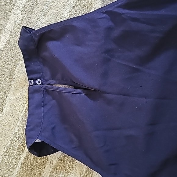 Ladies size medium sleeveless Banana Republic top - Picture 3 of 3